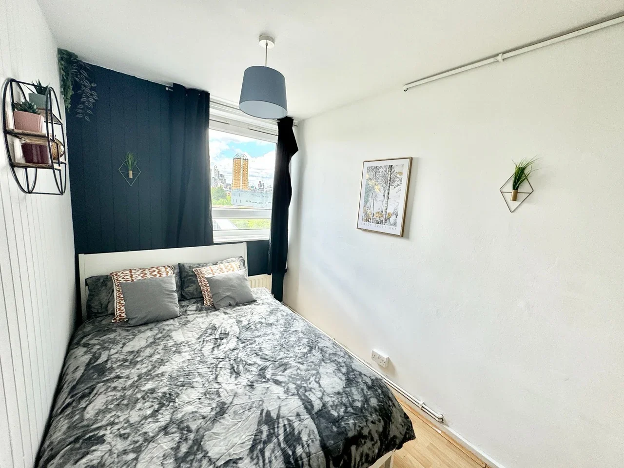 Flat Ronald Street in Greater London