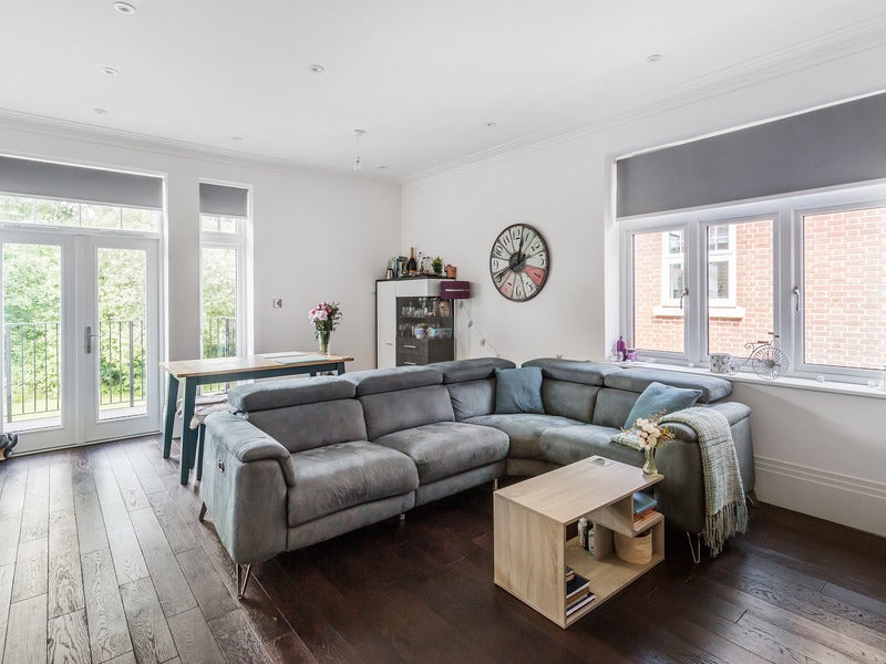 Flat Brighton Road in Reigate and Banstead