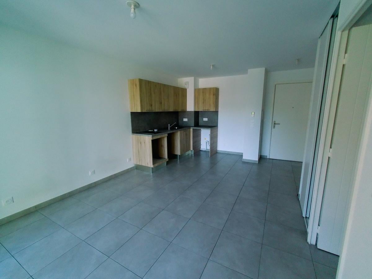 Flat Chemin des Serres in Nice