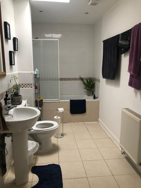 Room Seal Street in Greater London