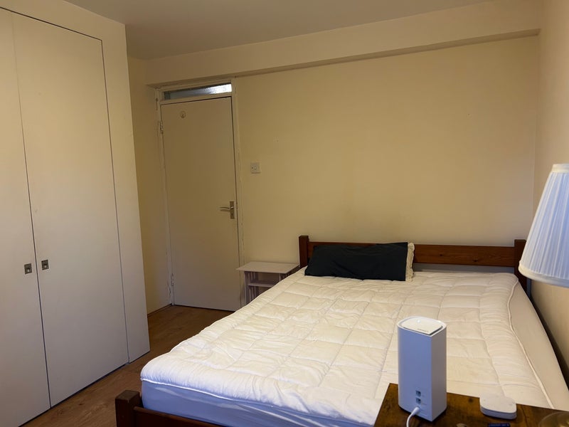 Room Camden Road in Greater London