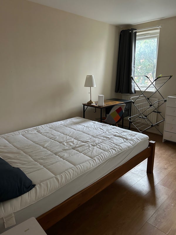 Room Camden Road in Greater London
