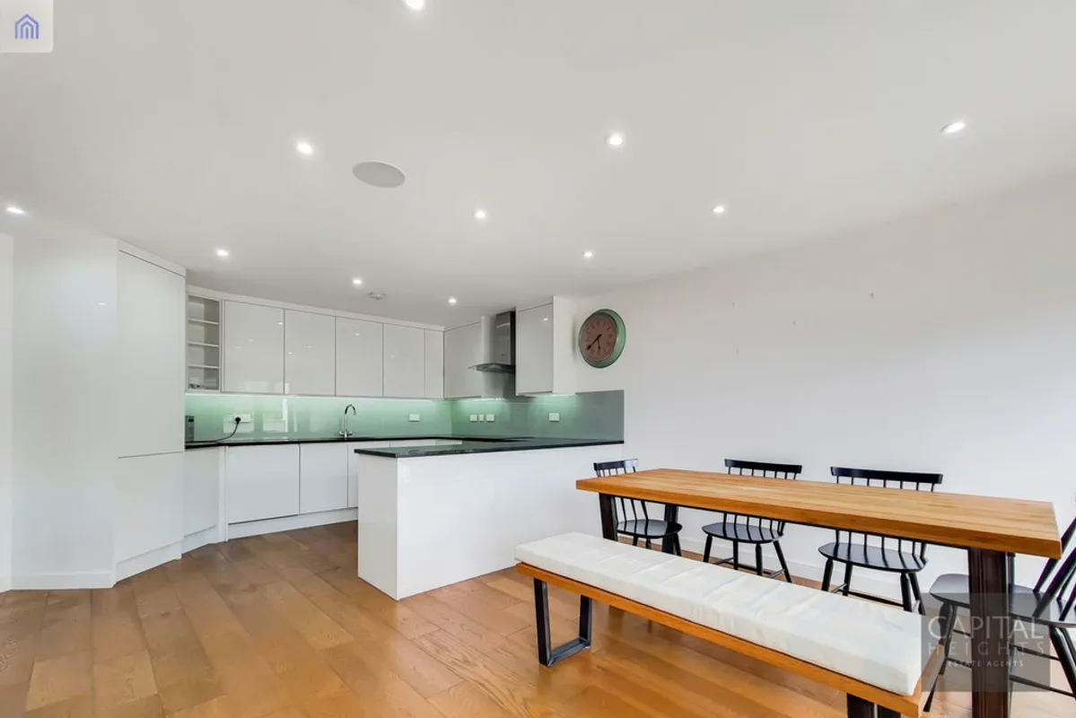 Flat Trinity Green in Greater London