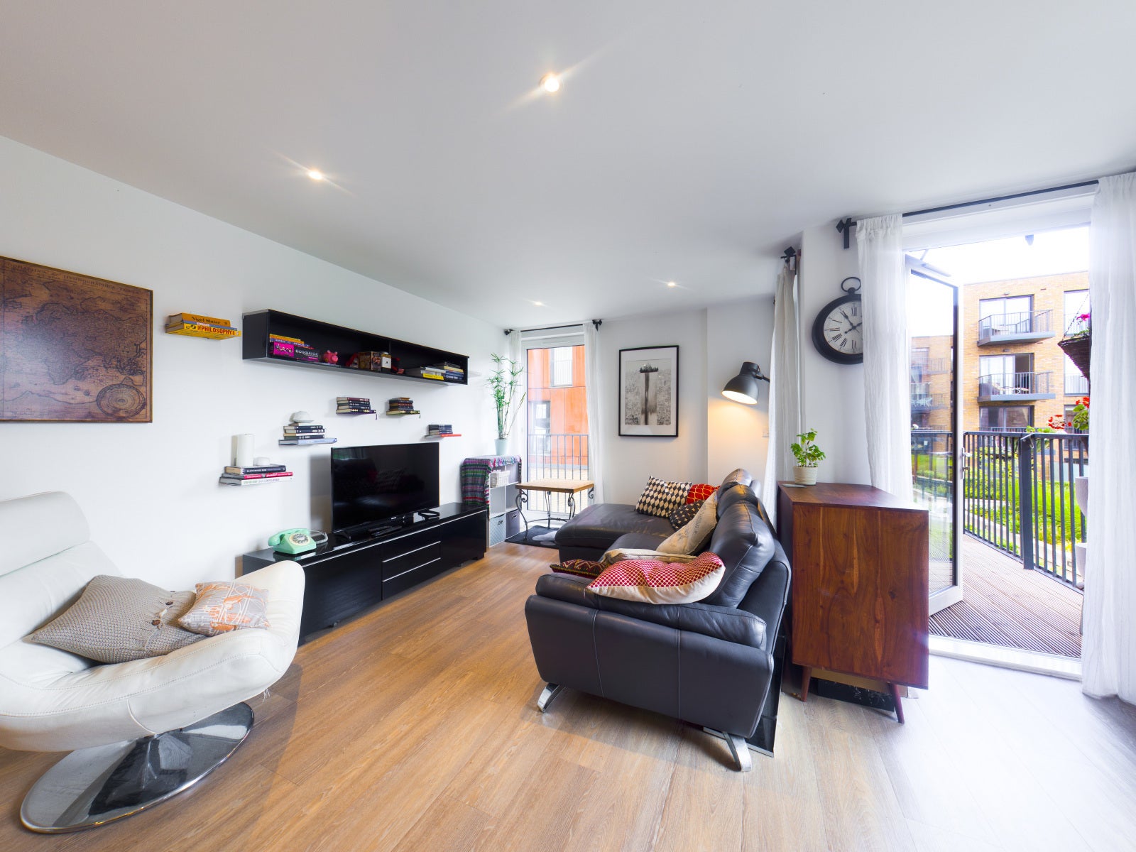 Flat Carteret Way in Greater London