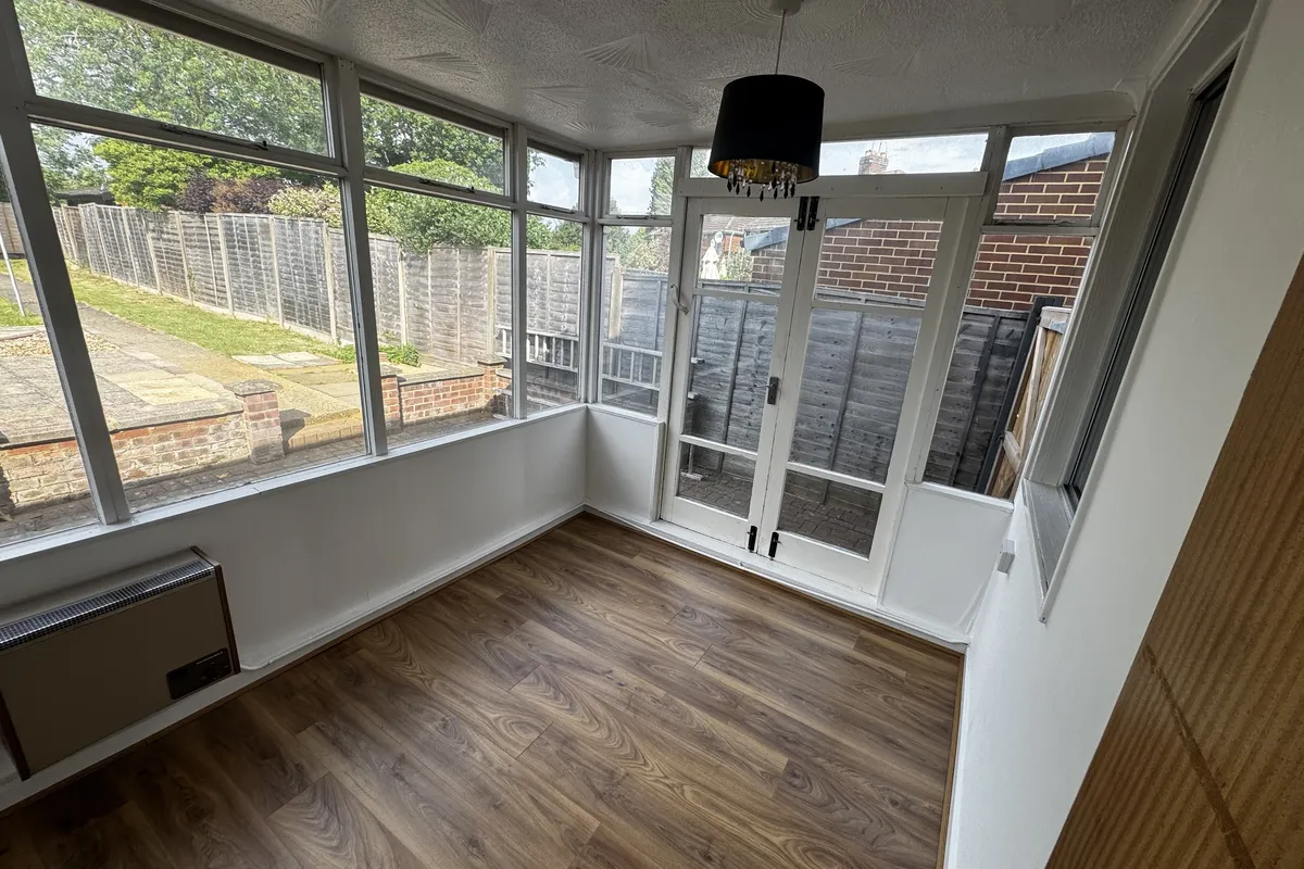 House Woodlands Avenue in Corby