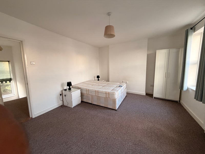 Room Portway in Greater London