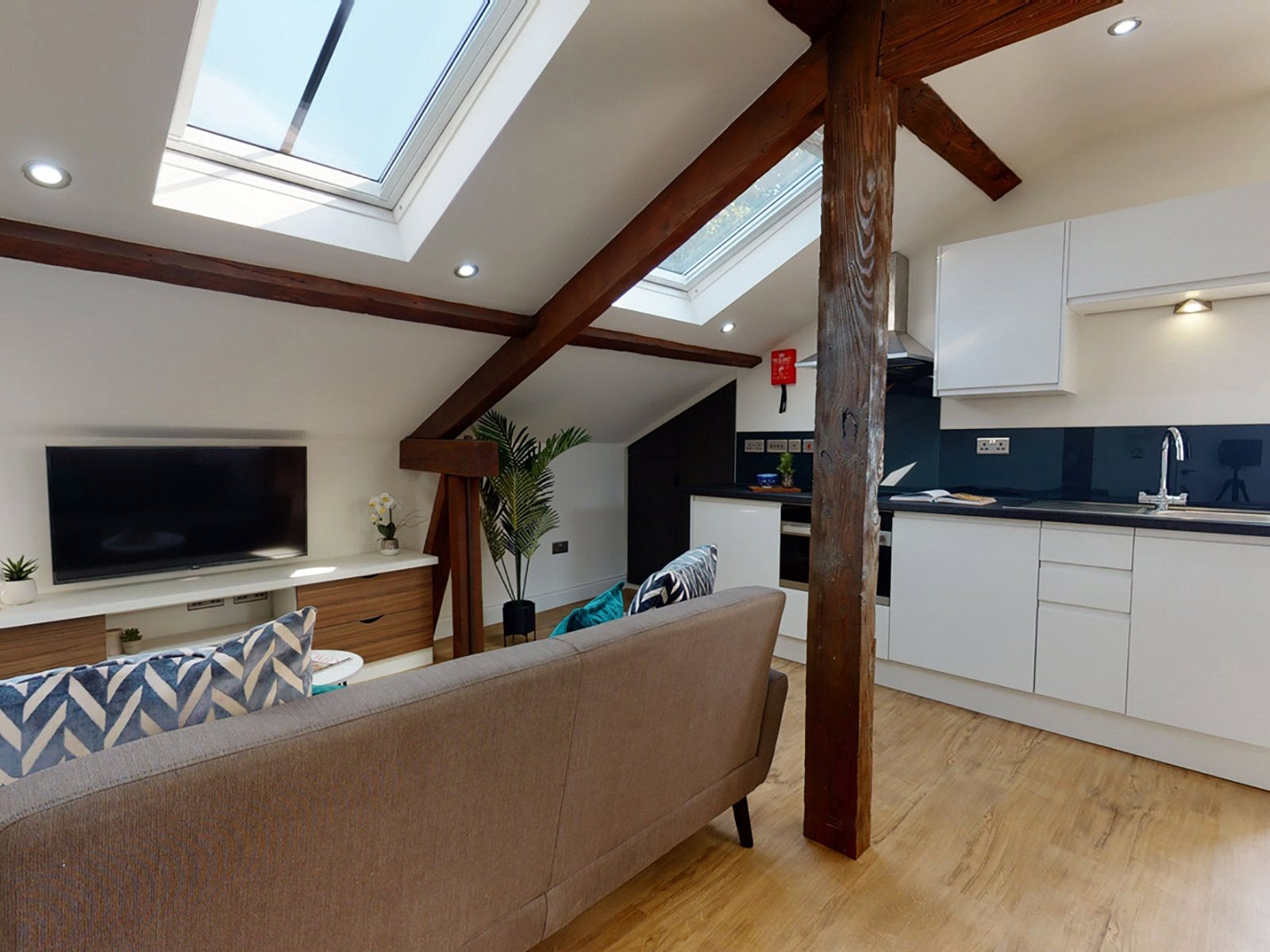 Flat Clarendon Road in Leeds