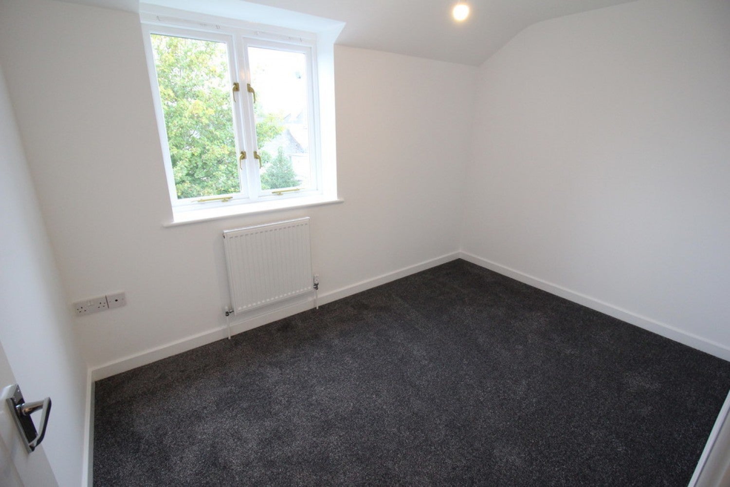 Flat Thackeray Crescent in Melksham