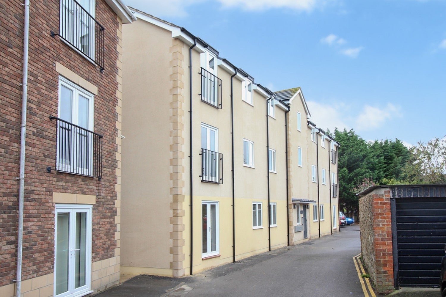 Flat Thackeray Crescent in Melksham