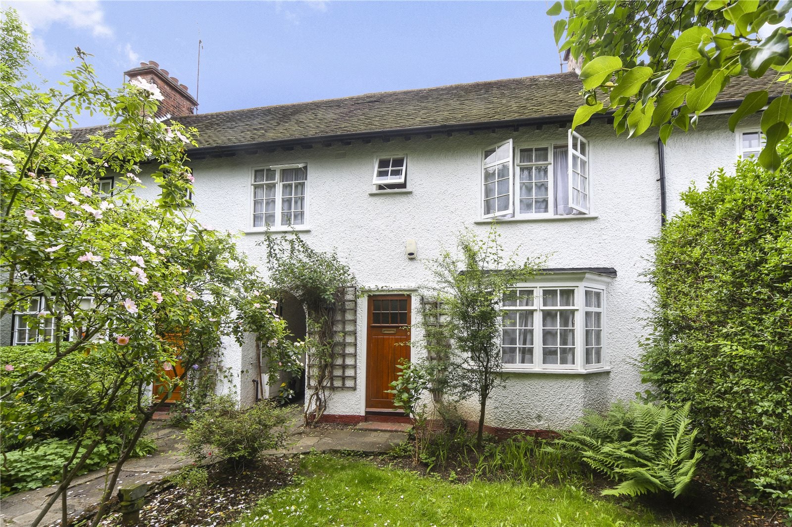 House Oakwood Road in Greater London