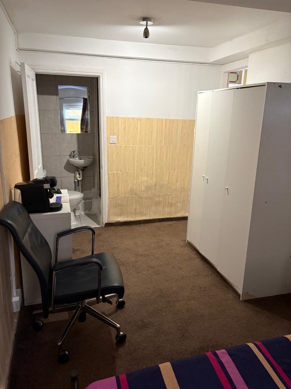 Room Belgrave Walk in Greater London