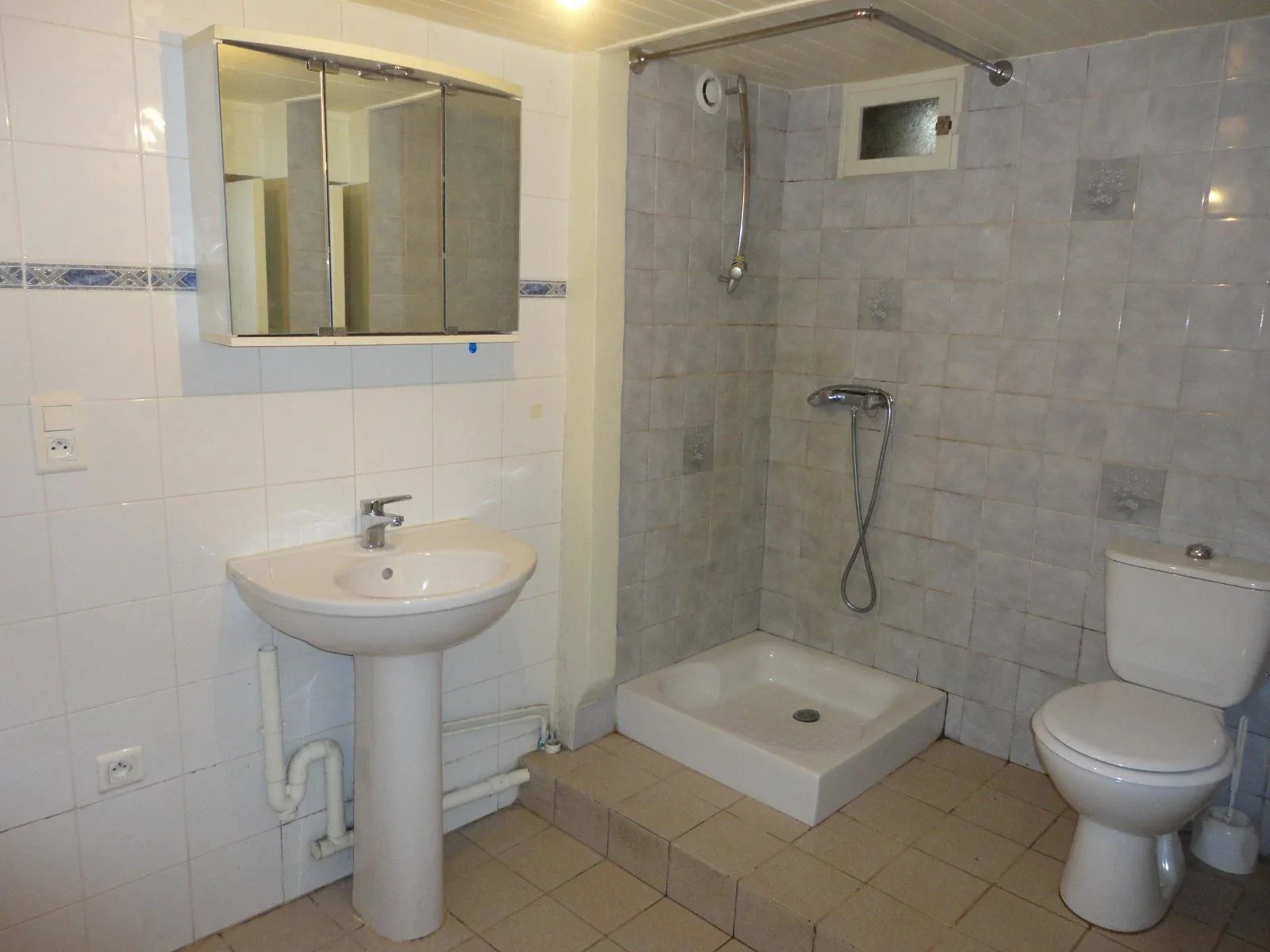 Flat Rue Centrale in Savigny