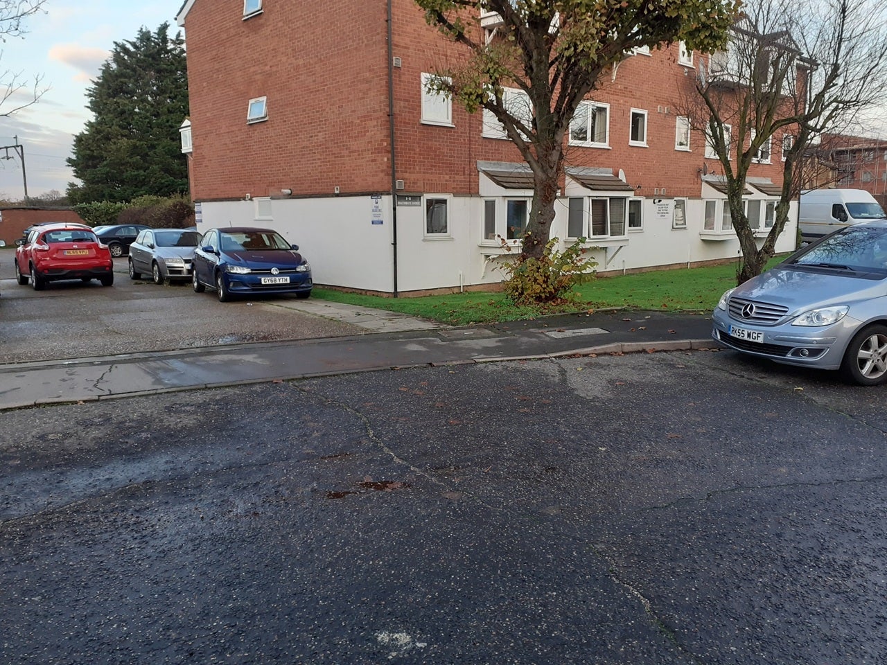 Flat Vignoles Road in Greater London