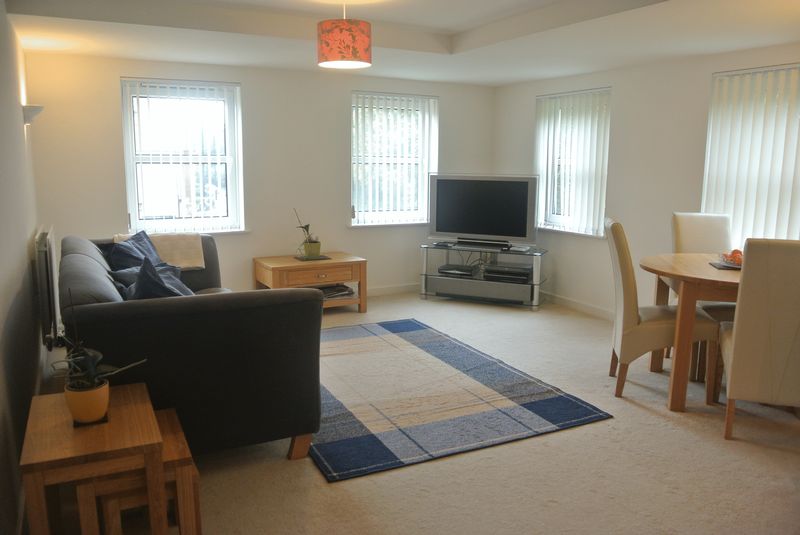 Flat Rockbourne Road in Basingstoke and Deane