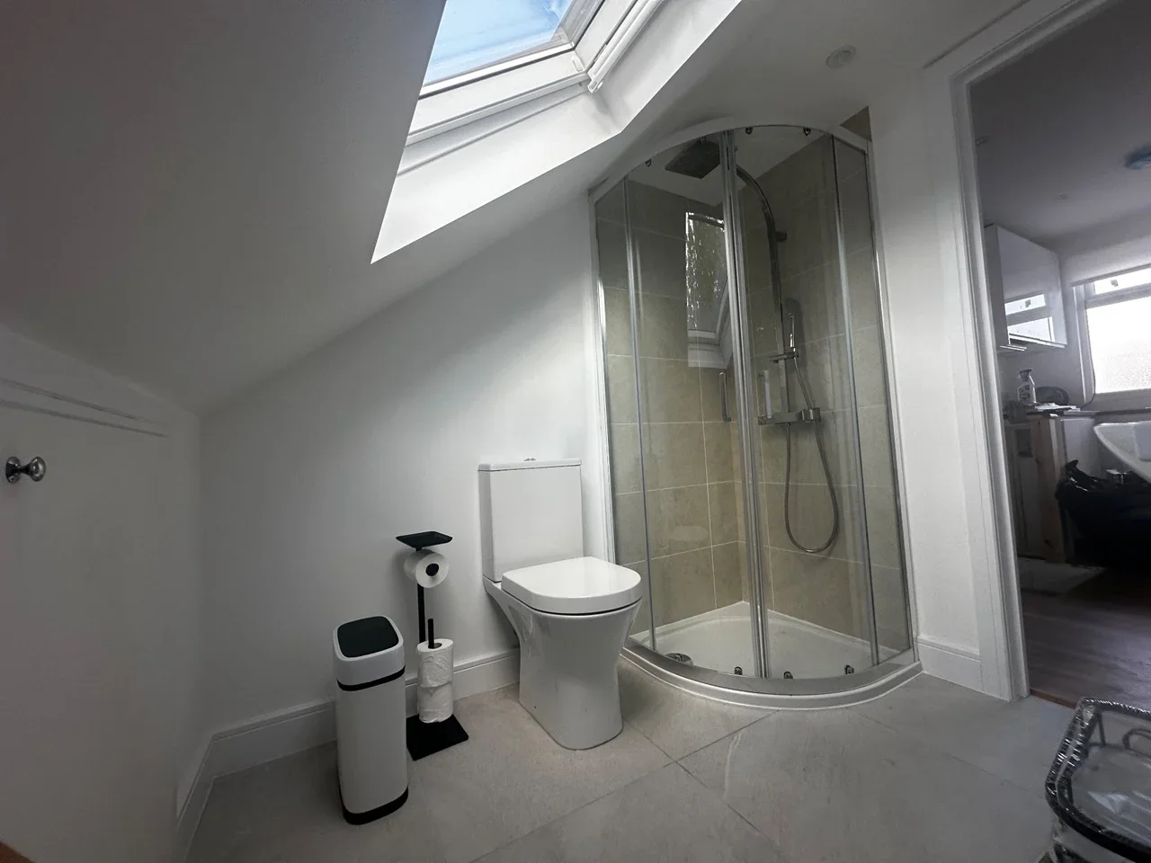 Flat Islip Gardens in Greater London