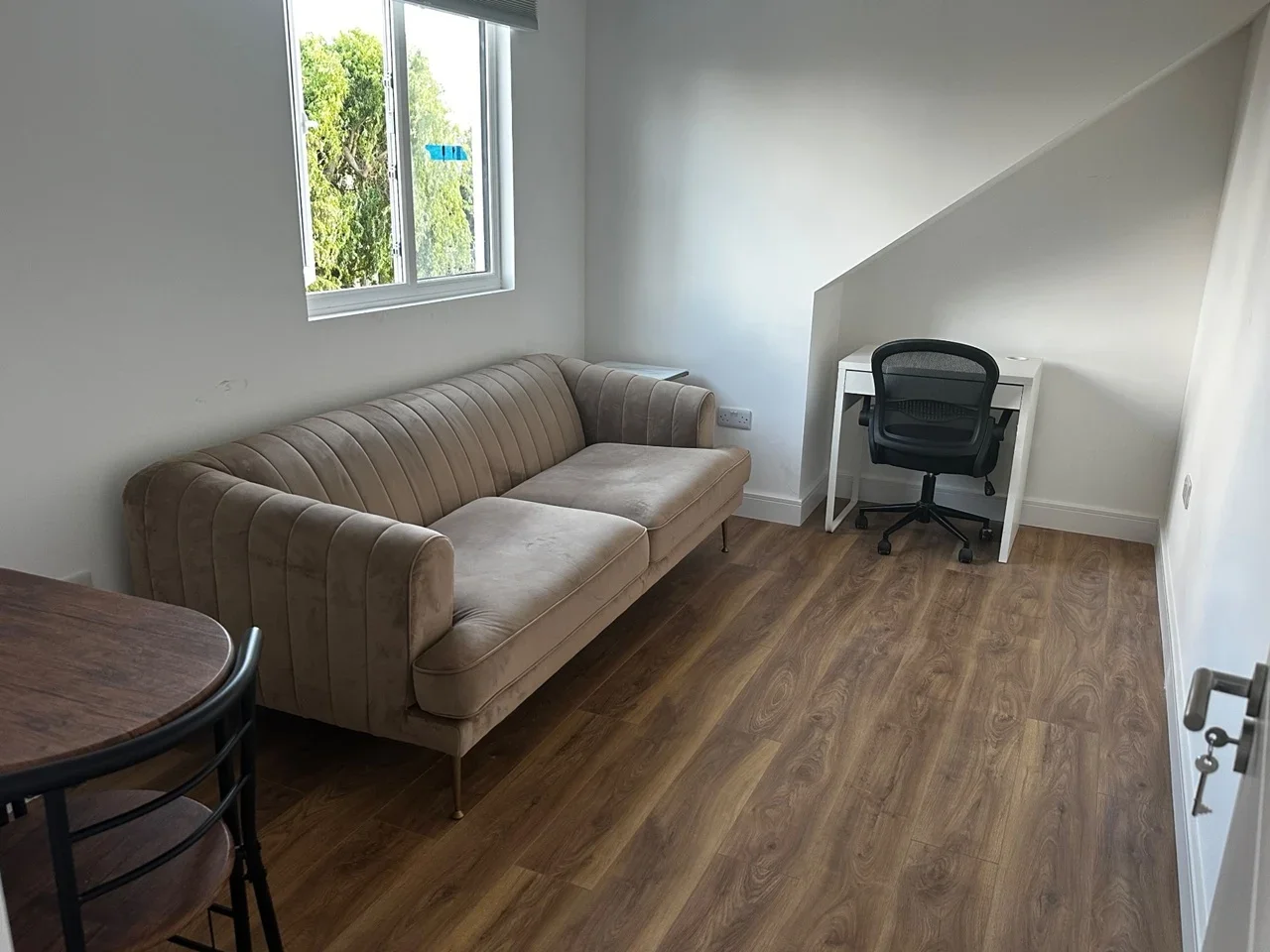 Flat Islip Gardens in Greater London