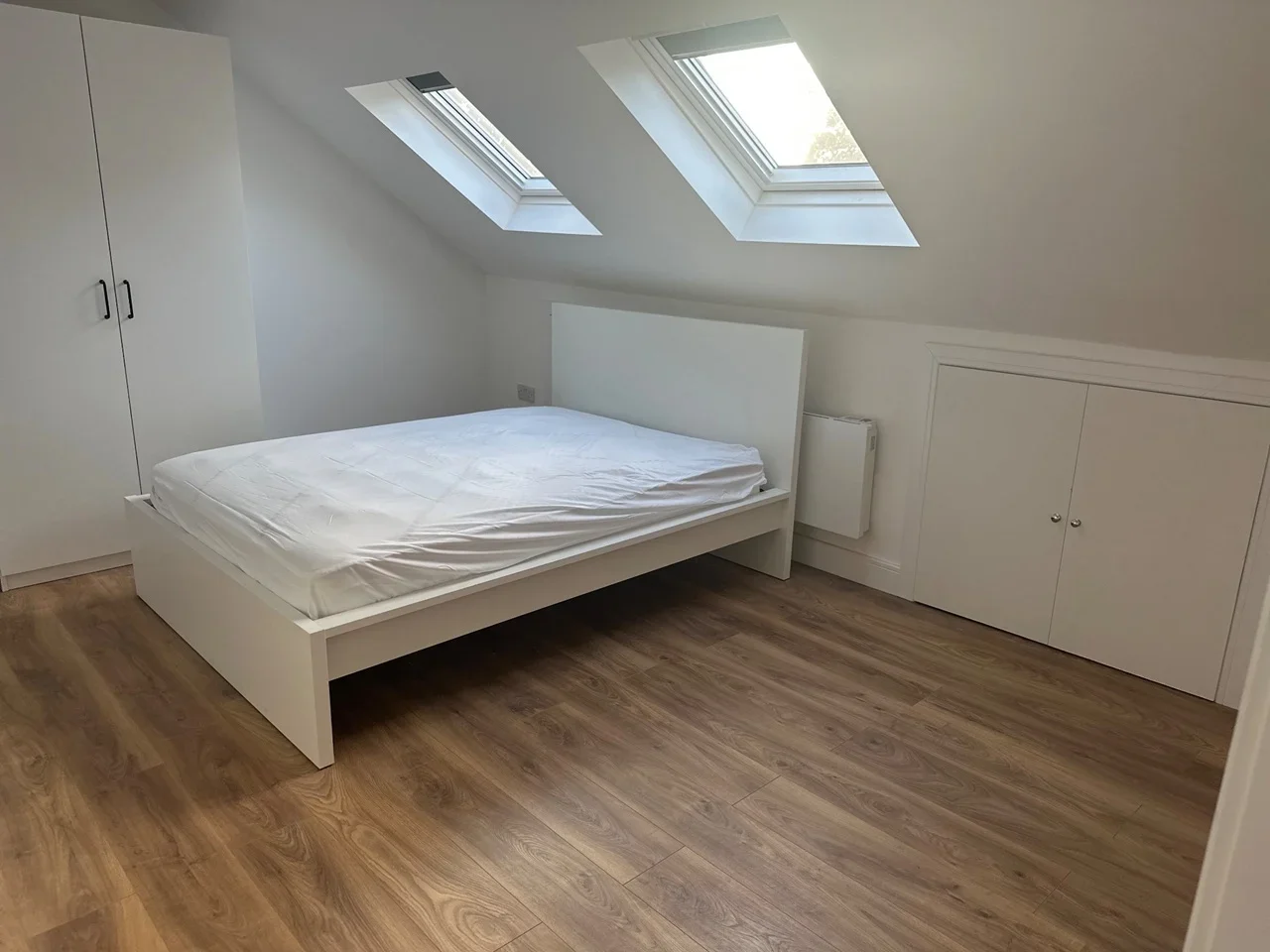 Flat Islip Gardens in Greater London