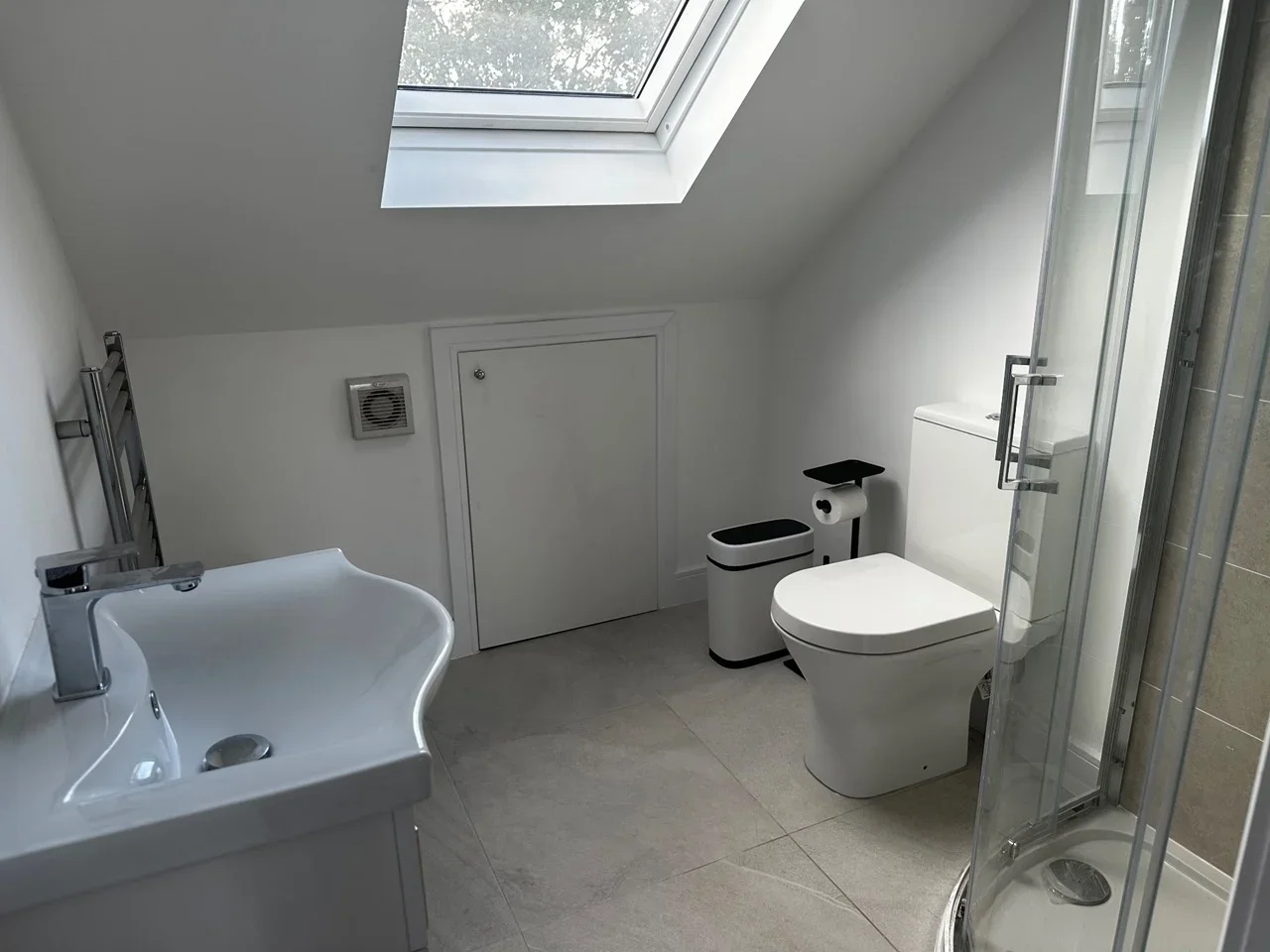 Flat Islip Gardens in Greater London
