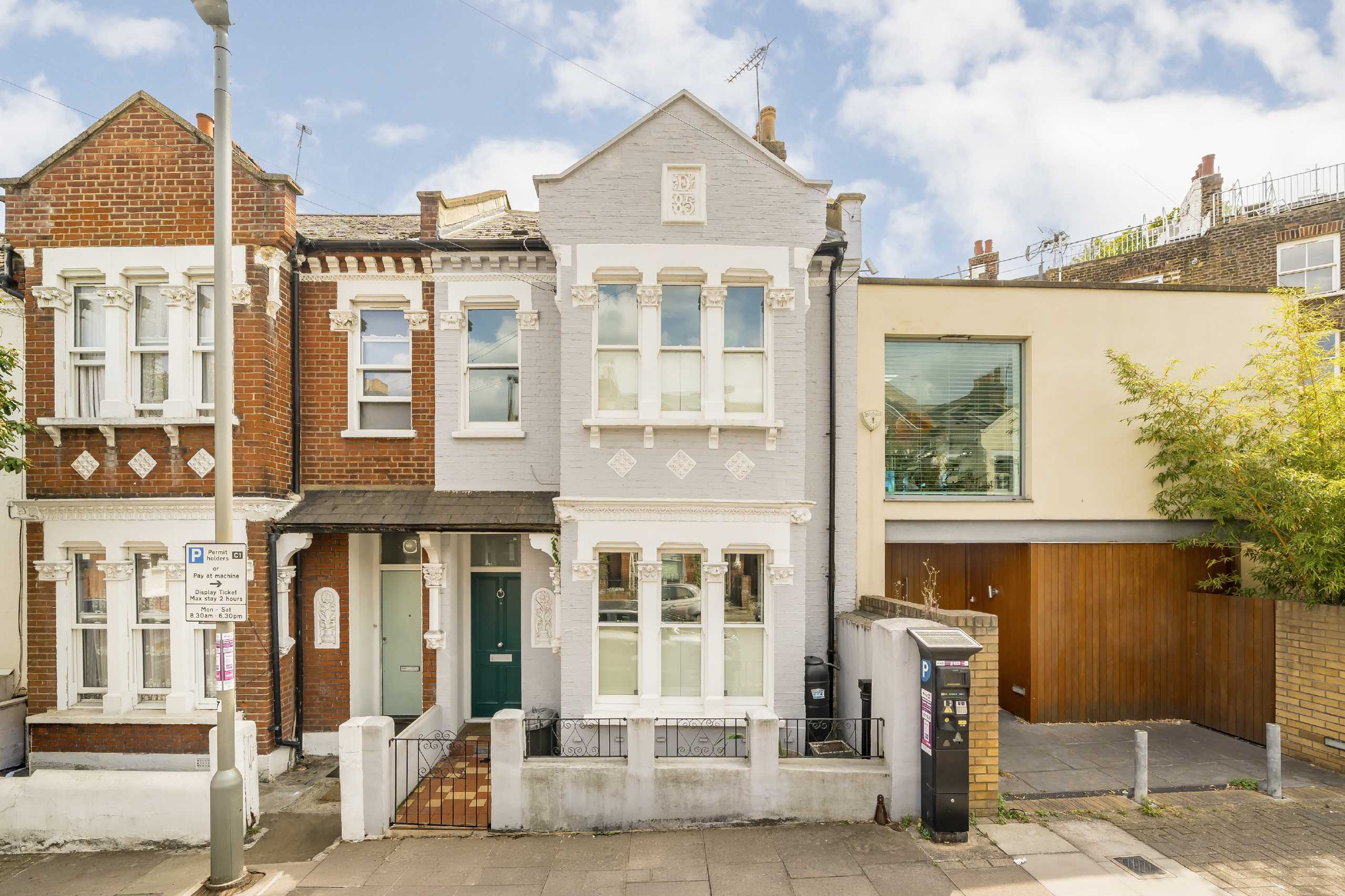 House Aliwal Road in Greater London