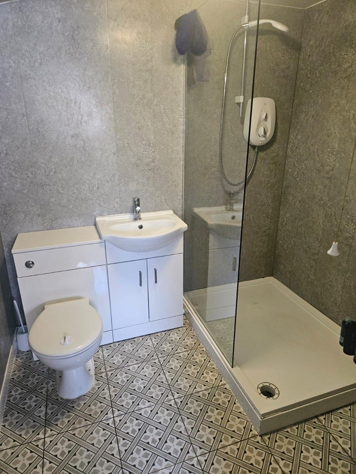 Room Ash Grove in Hull