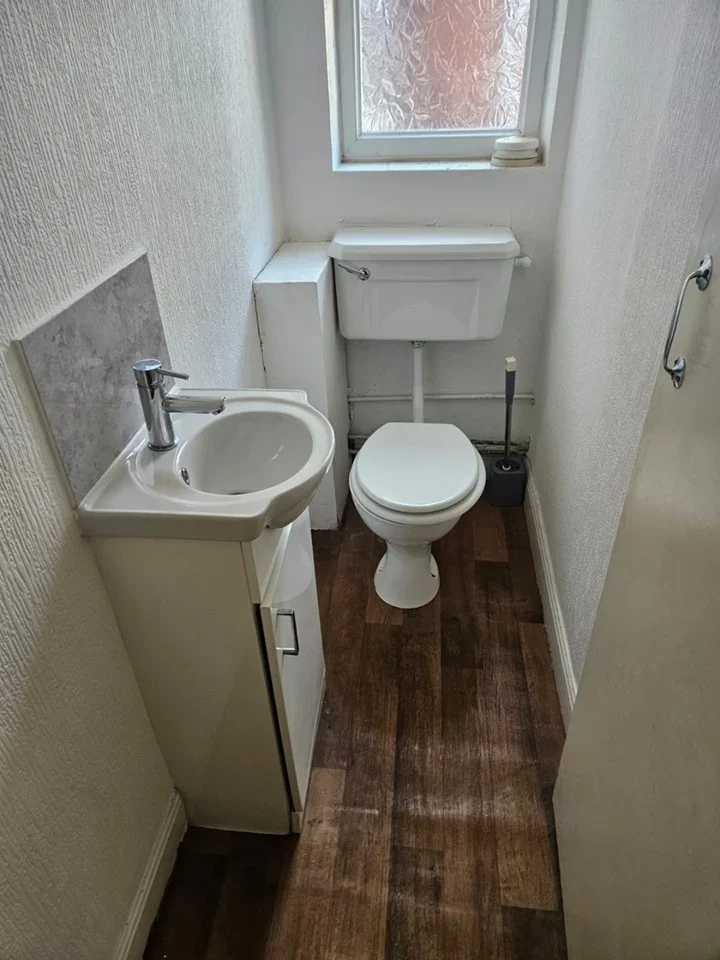 Room Ash Grove in Hull