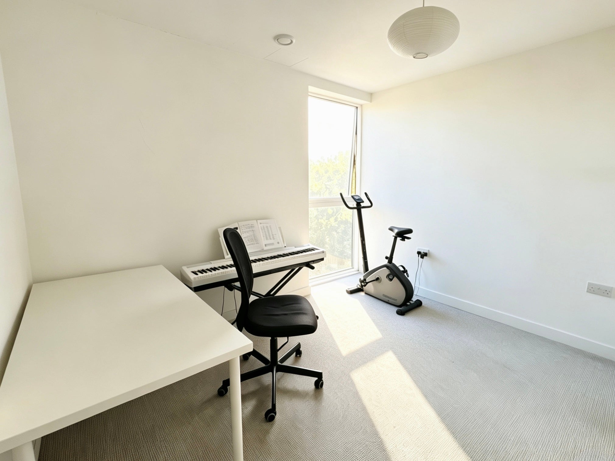 Flat Griffiths Road in Greater London
