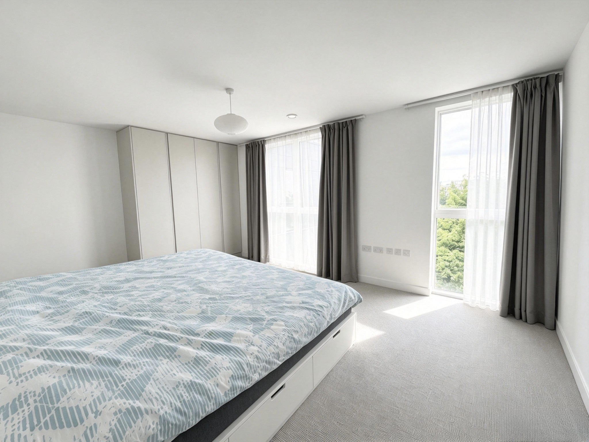 Flat Griffiths Road in Greater London