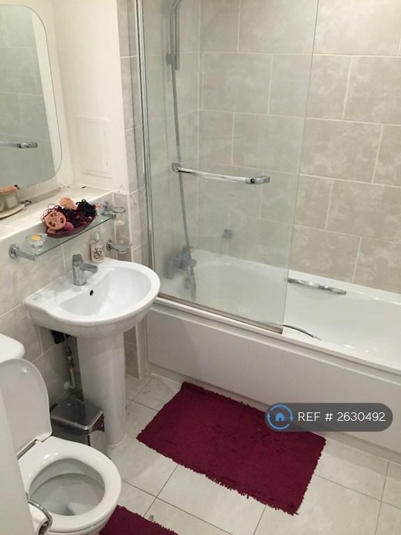 Room Whitestone Way in Greater London