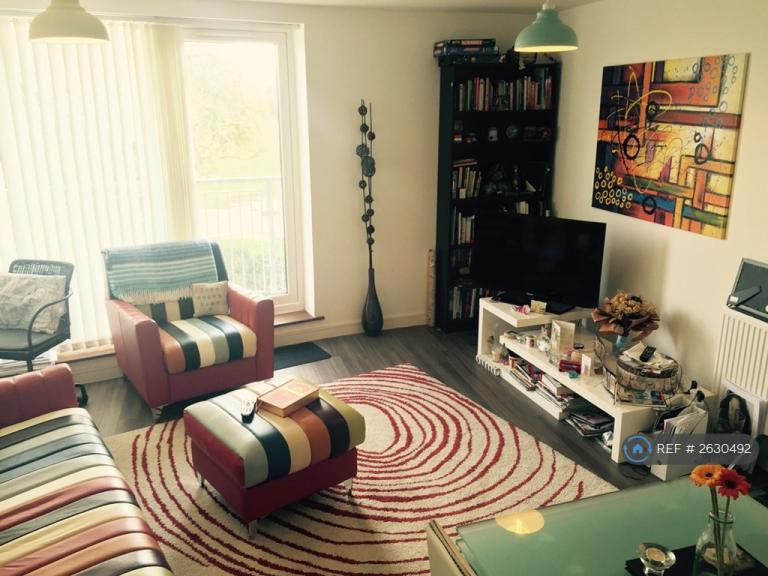 Room Whitestone Way in Greater London