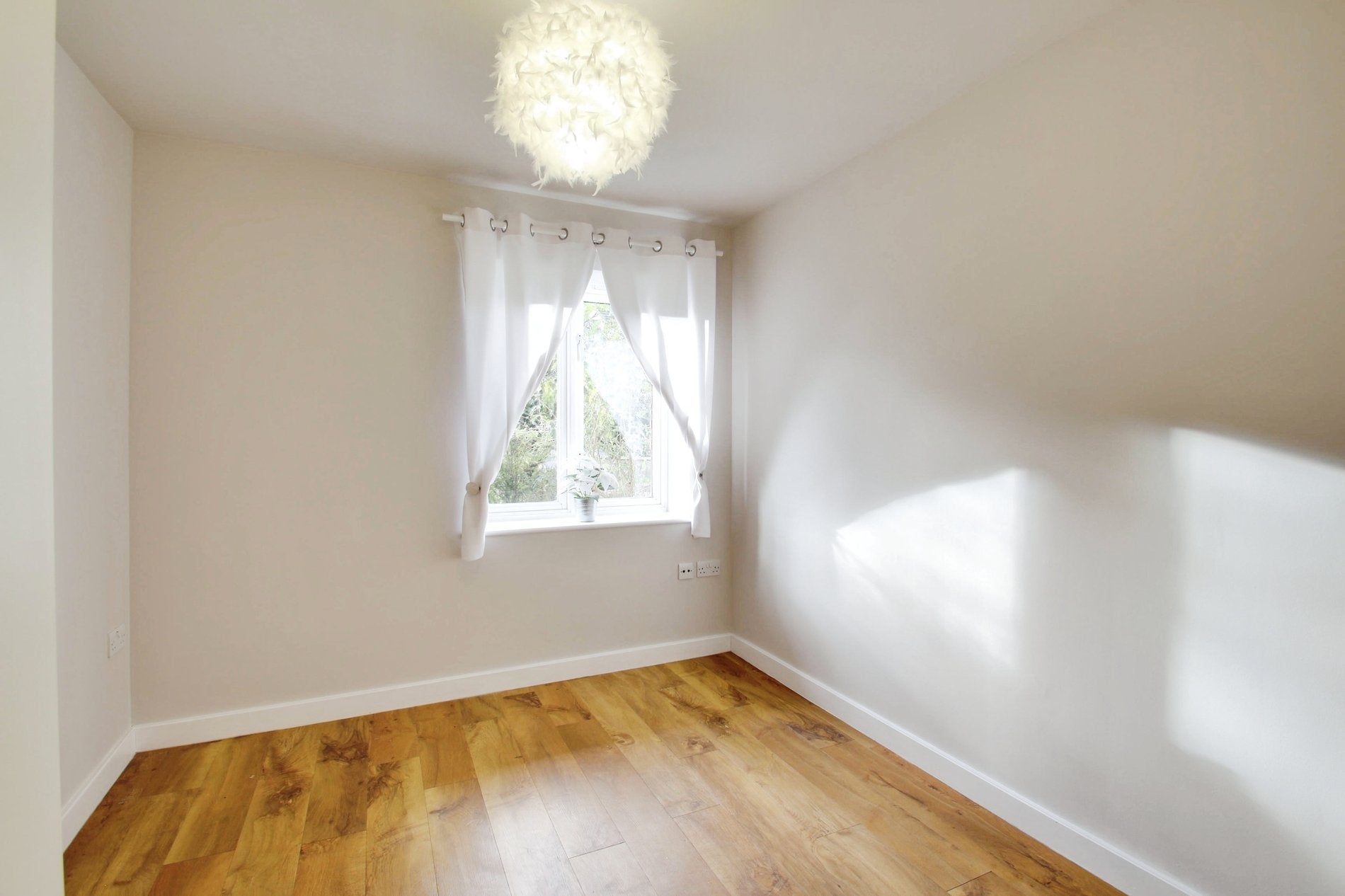 Flat Park Lodge Avenue in Greater London
