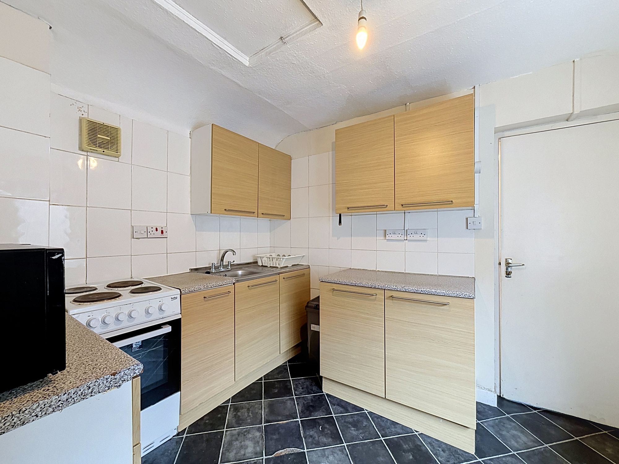 Flat Cathays Terrace in Cardiff