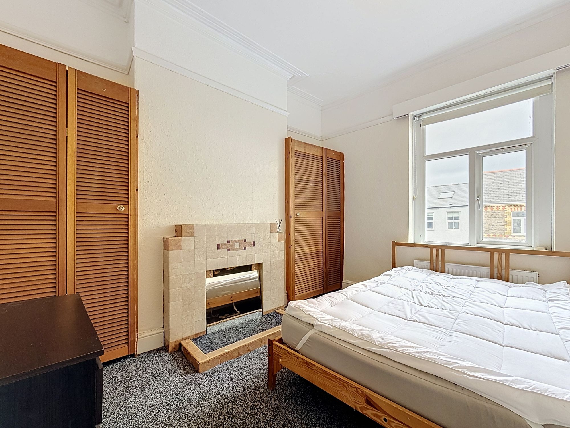 Flat Cathays Terrace in Cardiff