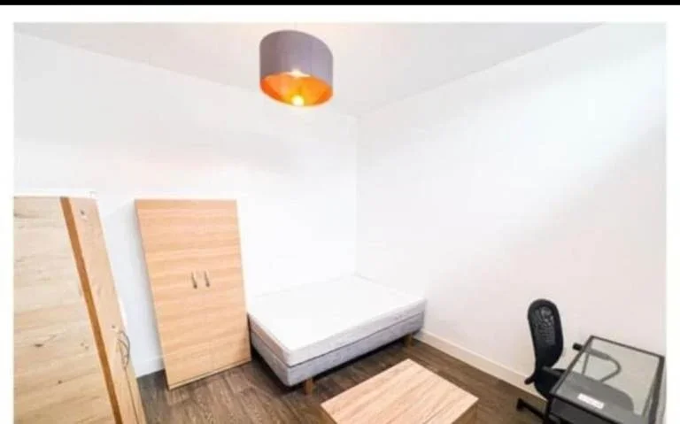 Flat West End Lane in Greater London