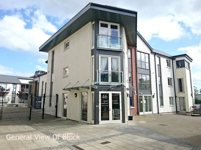 Flat Burgess Square in Brackley