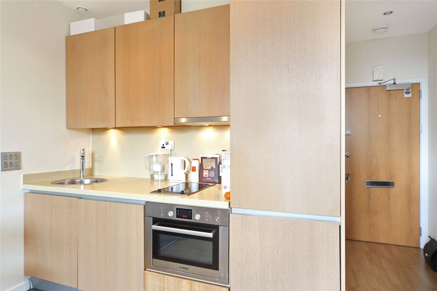 Flat Bromyard Avenue in Greater London