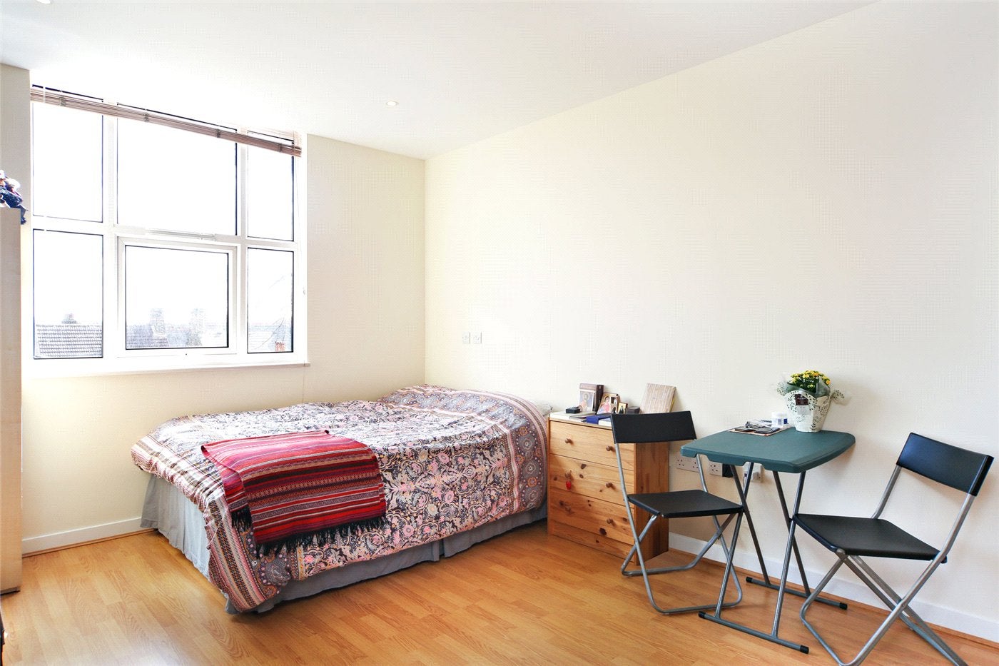 Flat Bromyard Avenue in Greater London