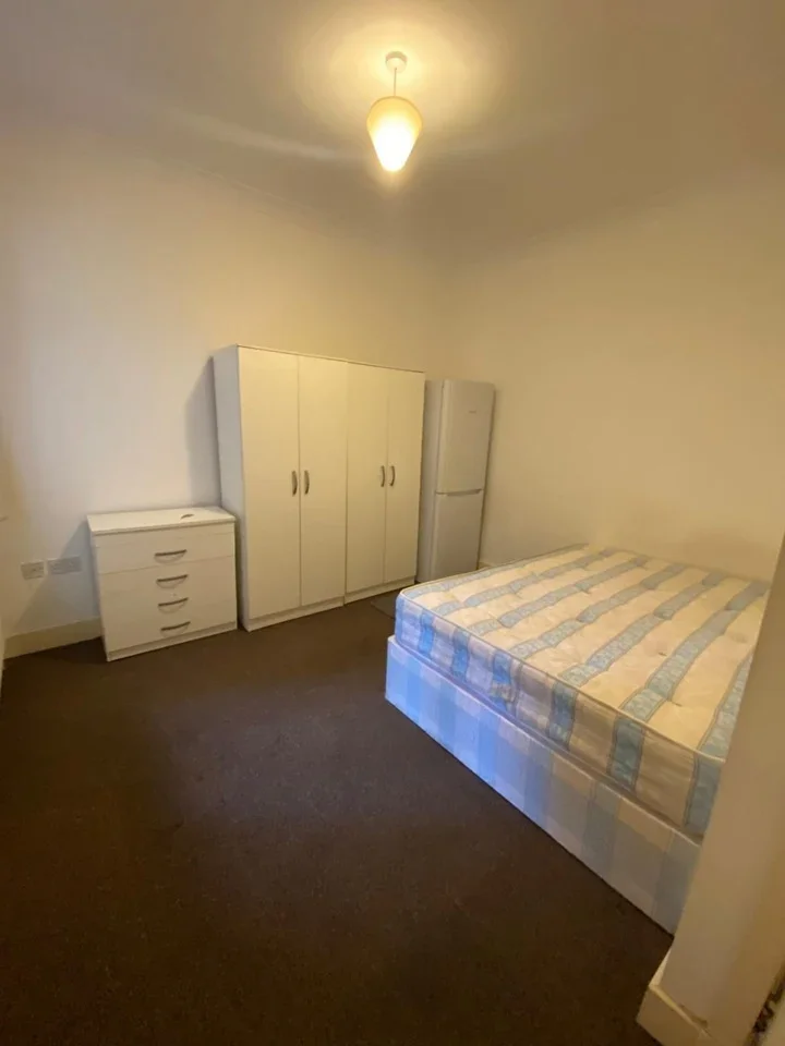 Room Goodhall Street in Greater London