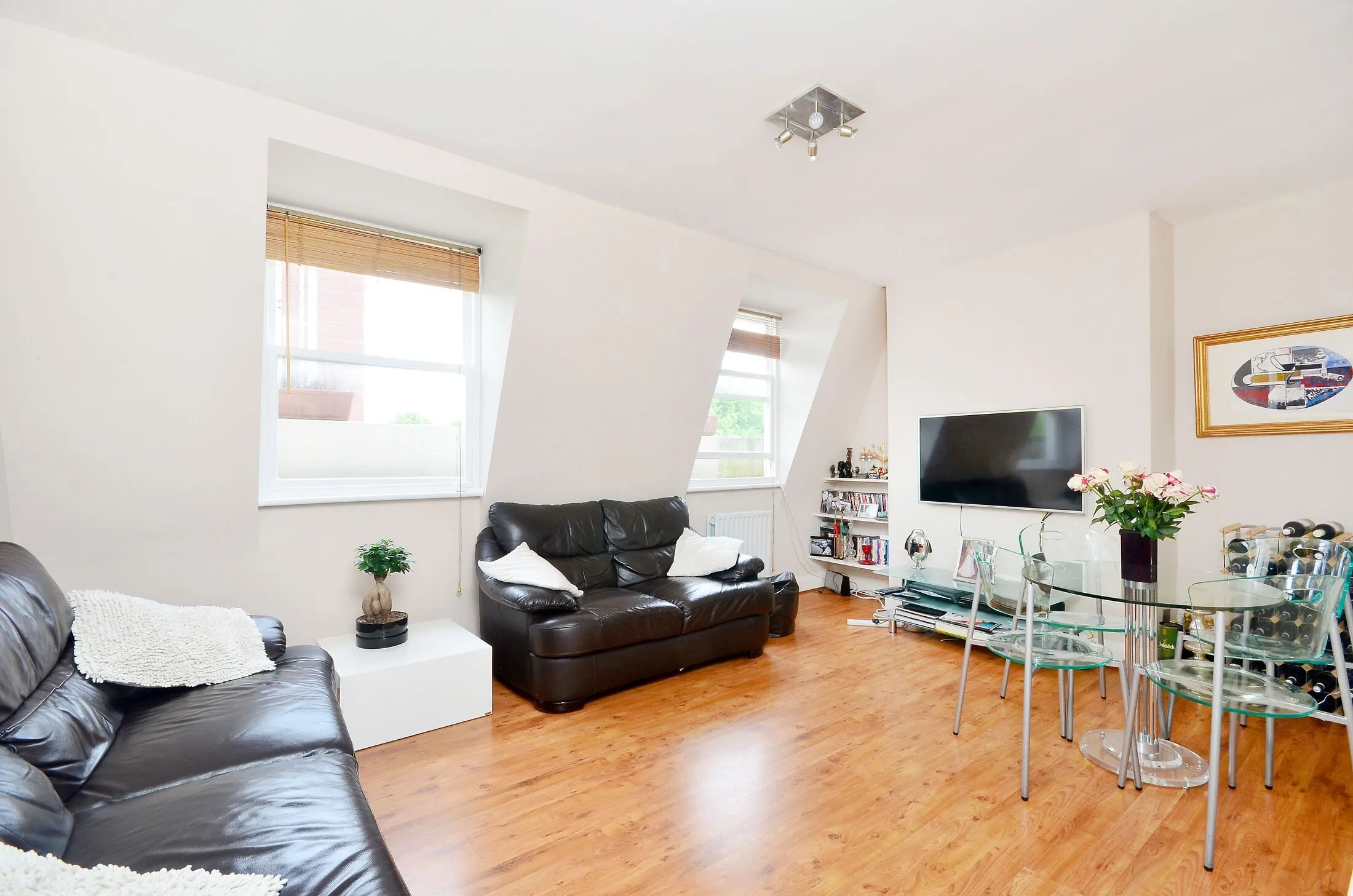 Flat Haverstock Hill in Greater London