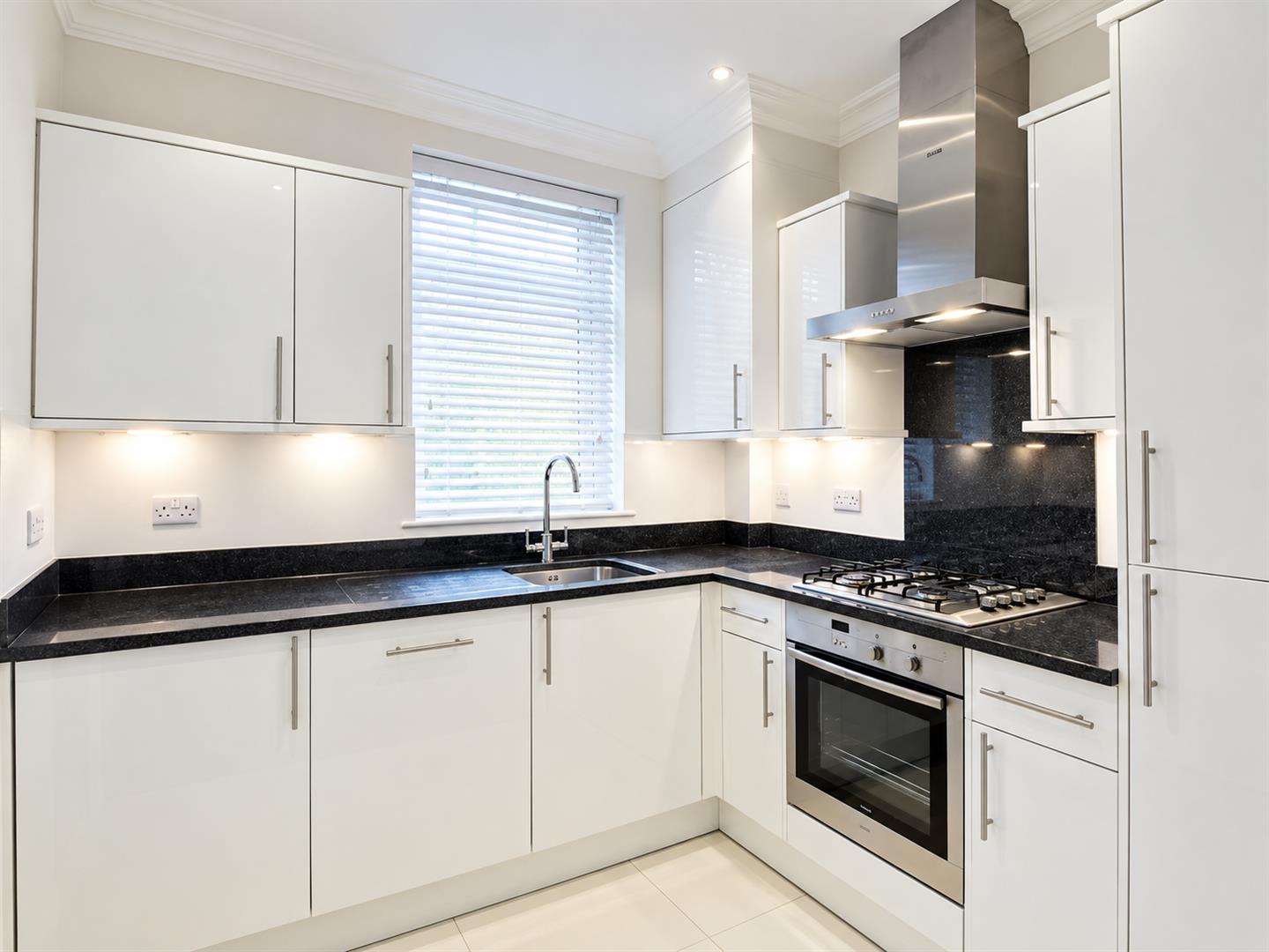 Flat Beechcroft Avenue in Greater London