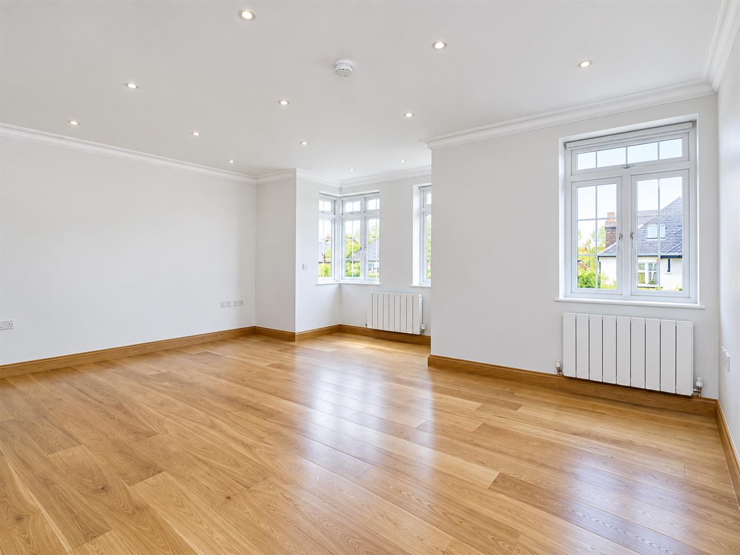 Flat Beechcroft Avenue in Greater London