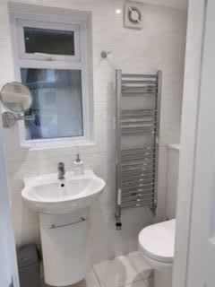 Room Heavytree Road in Poole