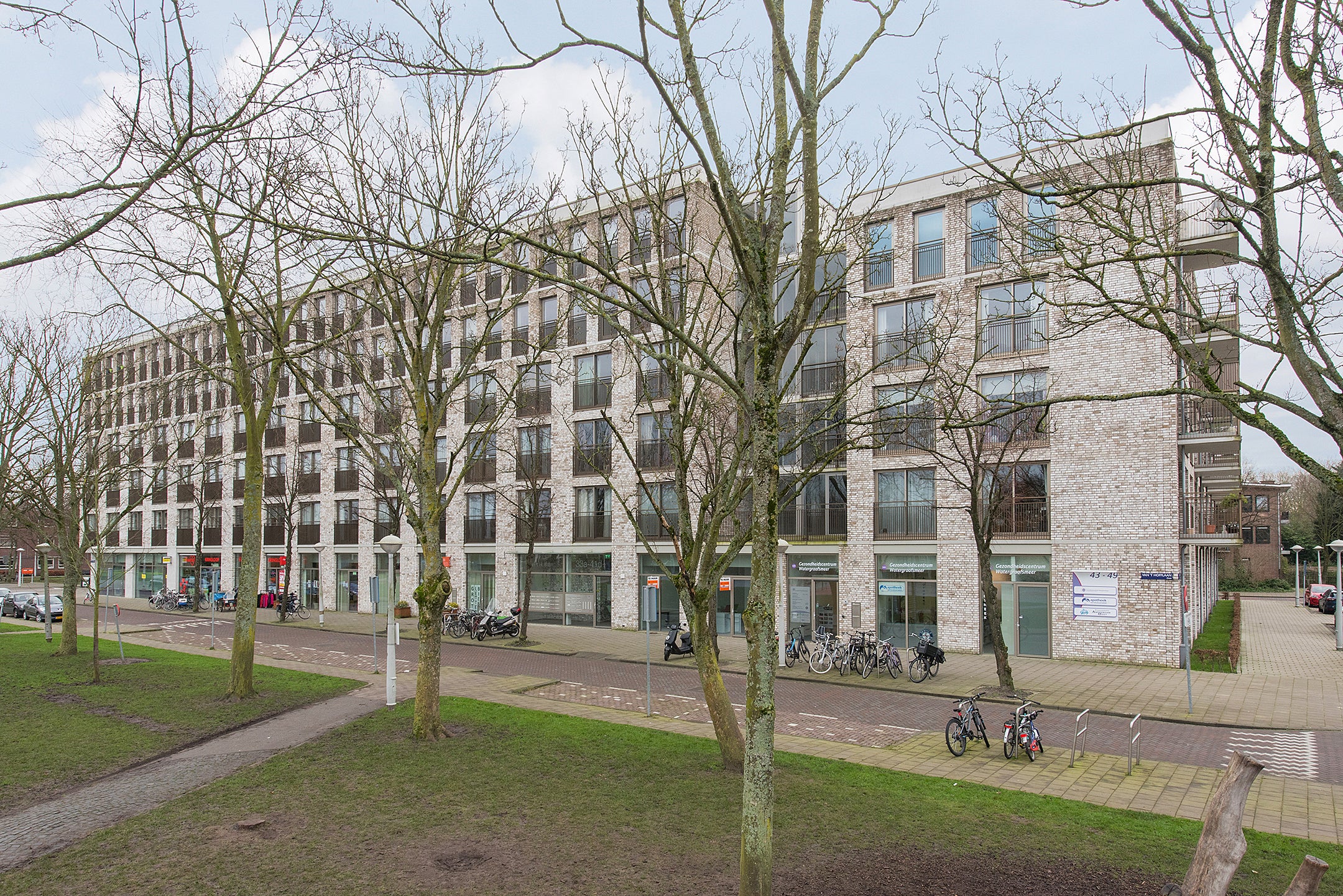 Flat Van 't Hofflaan in Amsterdam