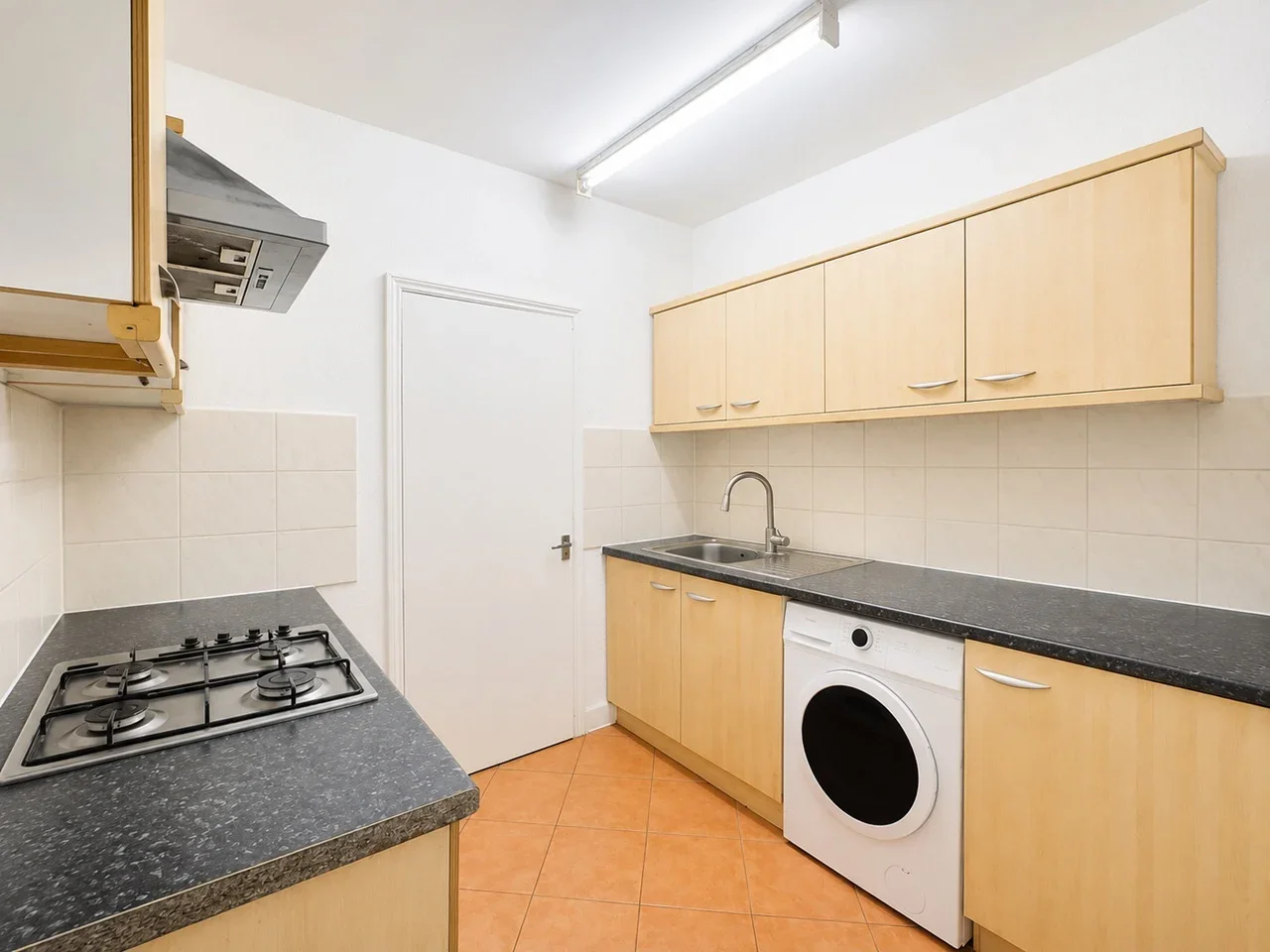 Flat Beehive Lane in Greater London