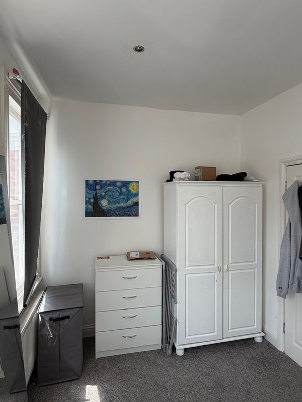 Room Mablethorpe Road in Greater London
