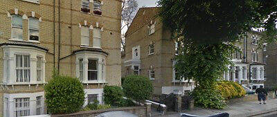 Flat Holland Road in Greater London