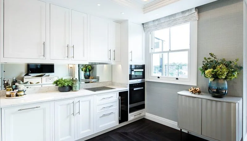 Flat Prince of Wales Terrace in London