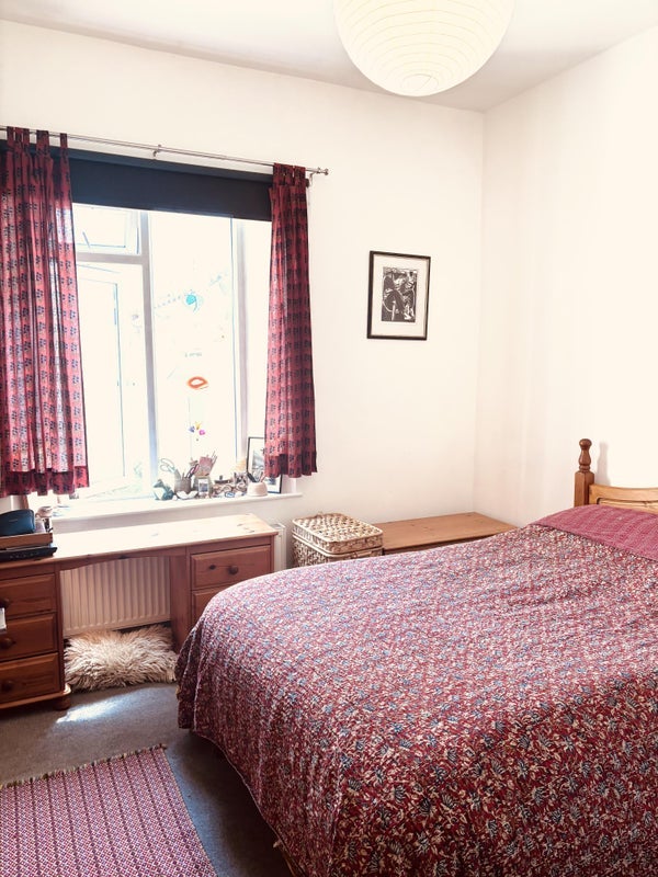 Room Gilbert Road in Bristol