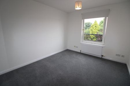 Flat Ladysmill Court in Falkirk