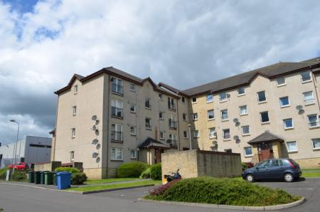 Flat Ladysmill Court in Falkirk