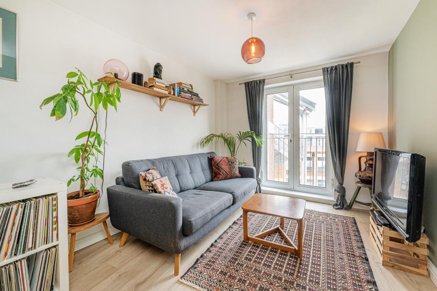 Flat Westgate Street in Greater London